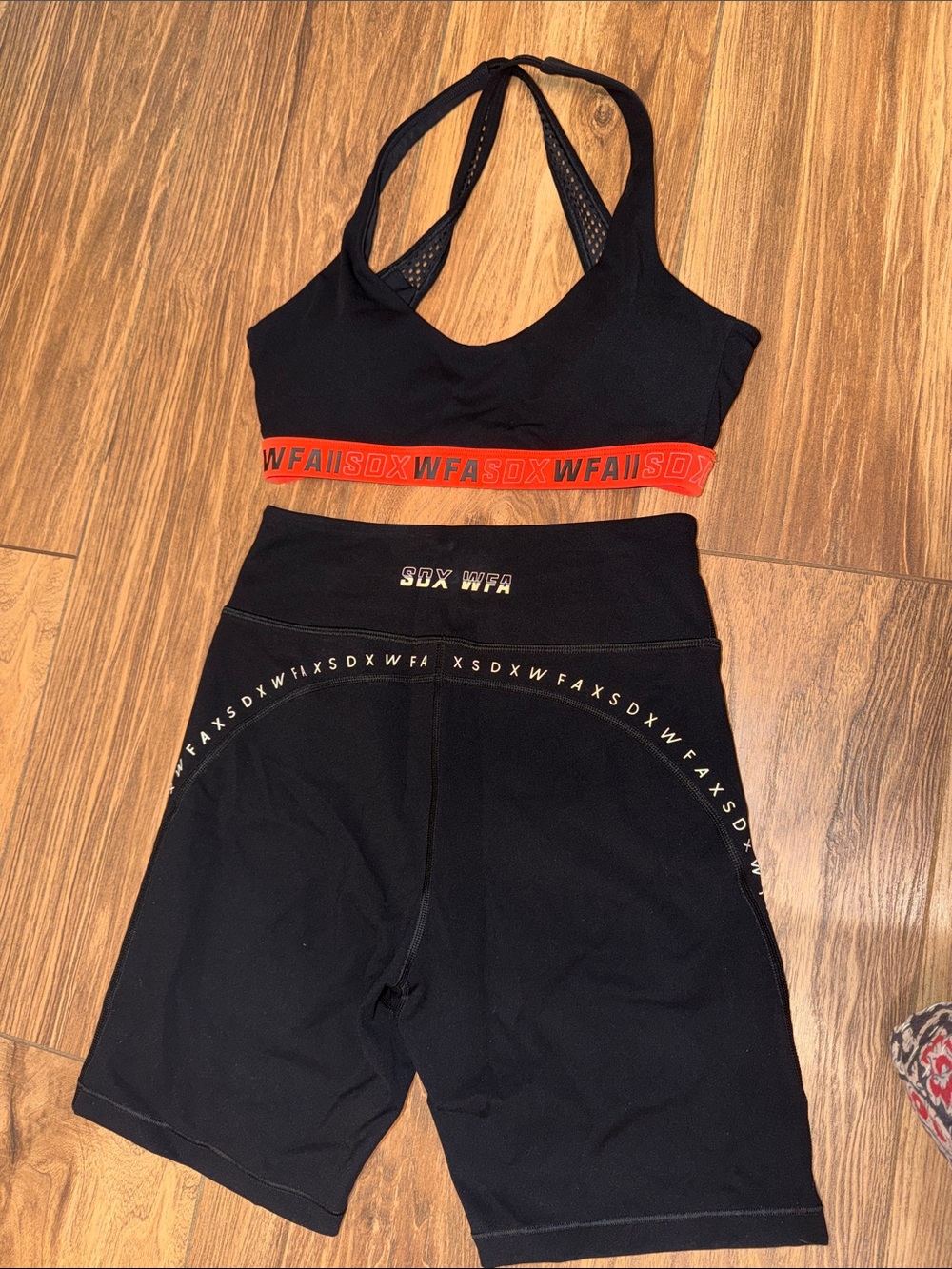 Sarah’s Day x White Fox Active SET